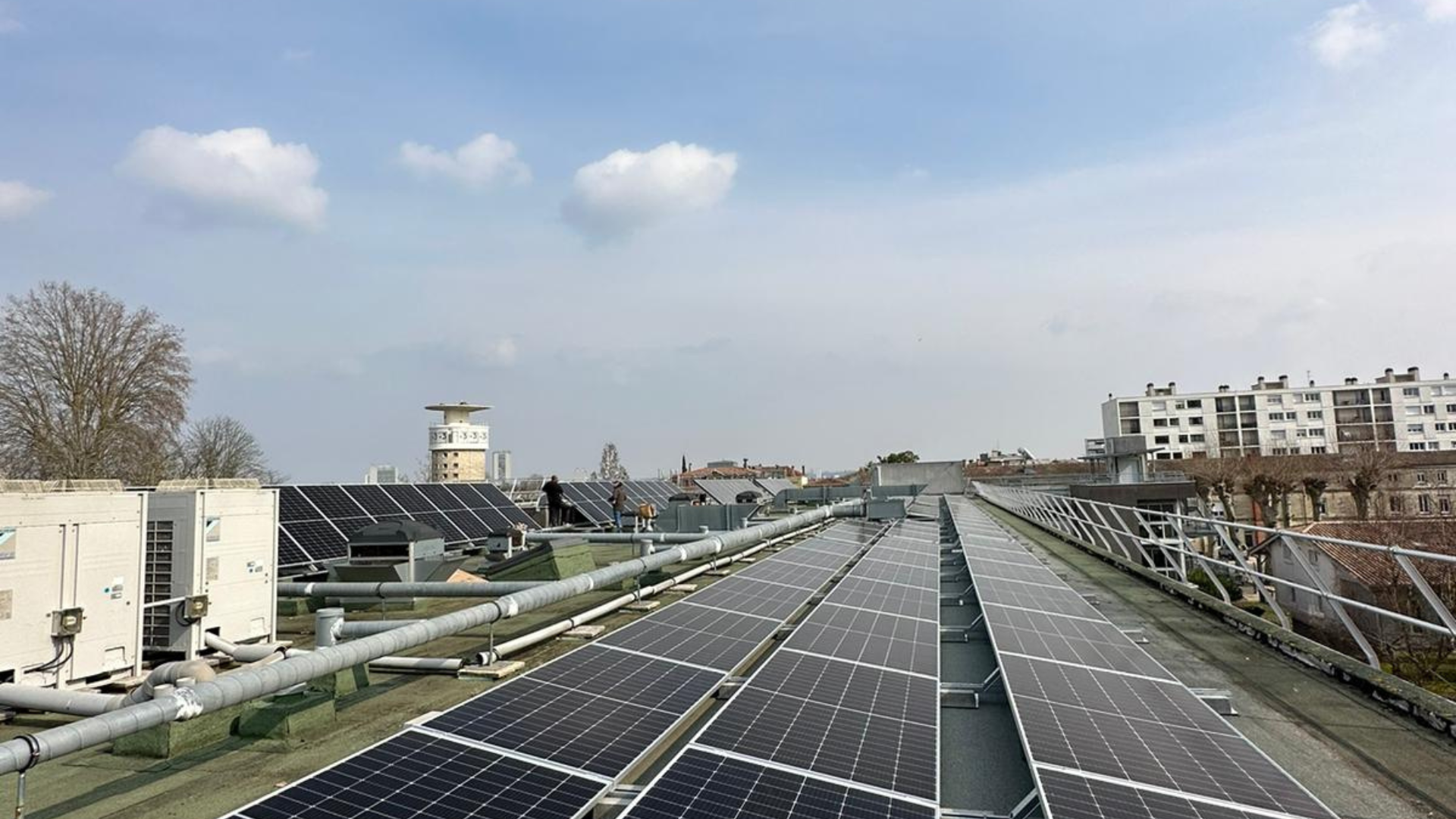 image d'une installation solaire sur toiture